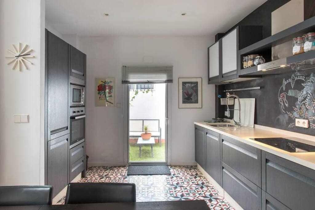 Lujoso Apartamento Con Patio En Triana Sevilla Esterno foto